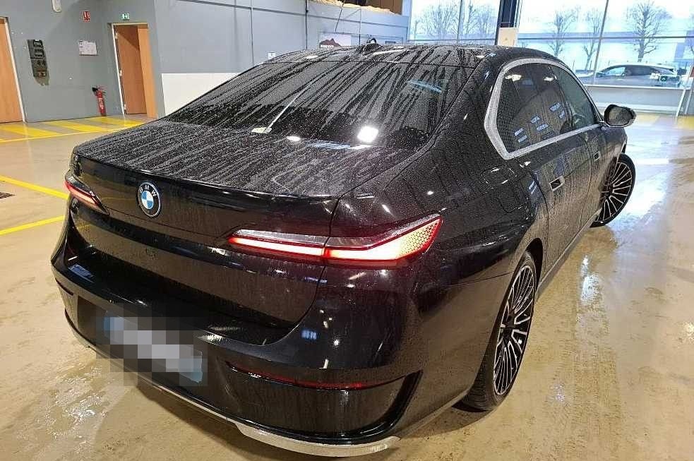 BMW 750e xDr. ExecLoundSeat.SkyLoun.FondEnt.Experien foto 3