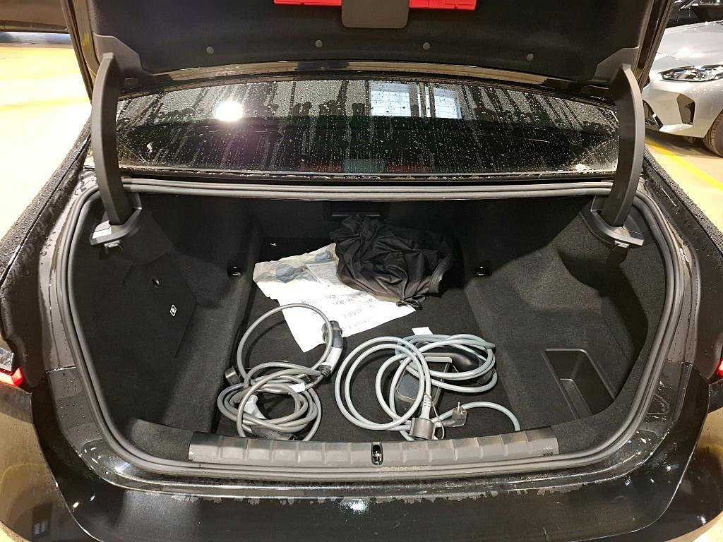 BMW 750e xDr. ExecLoundSeat.SkyLoun.FondEnt.Experien foto 8