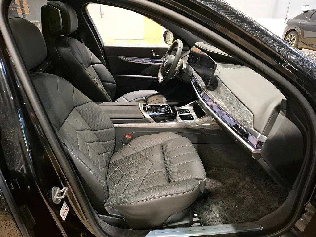 BMW 750e xDr. ExecLoundSeat.SkyLoun.FondEnt.Experien foto 10