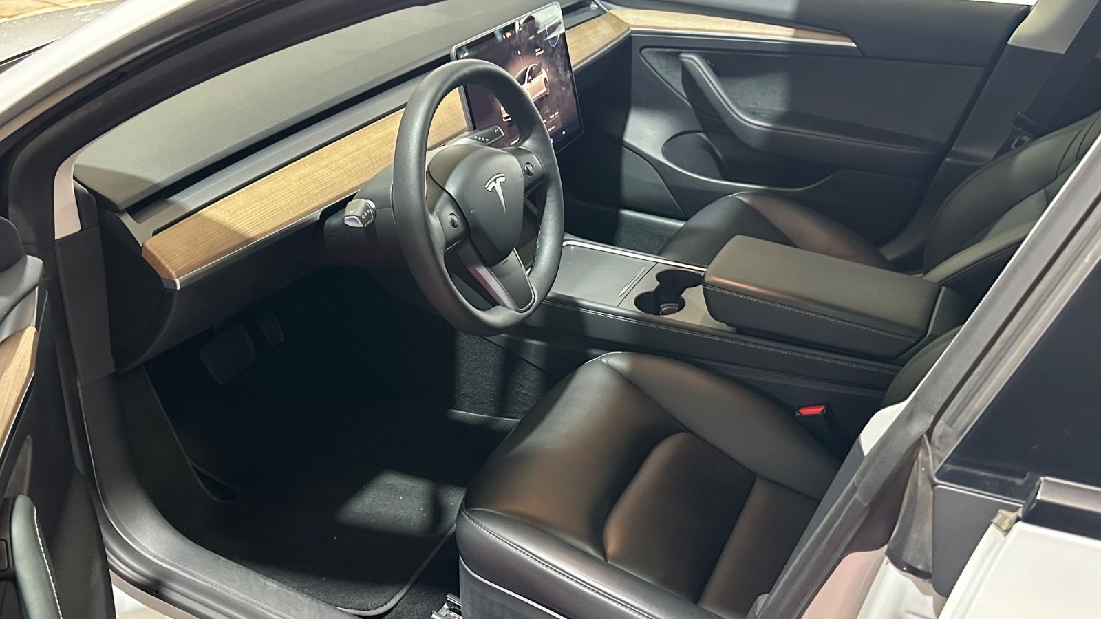 Tesla Model 3 LFP,RyzenAMD,Matrix,Wärmep.,Facelift,AHK foto 25