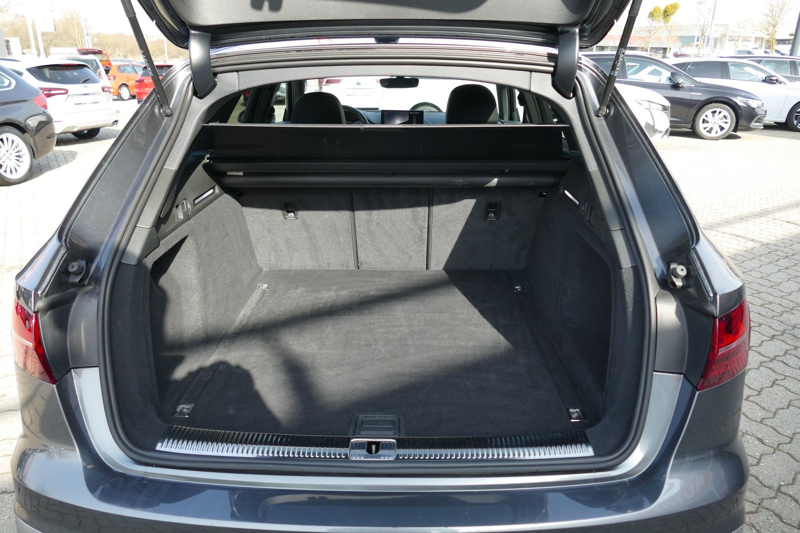 Audi A4 Avant 40 TDI S-Line quattro Aut. LED ACC Navi foto 24