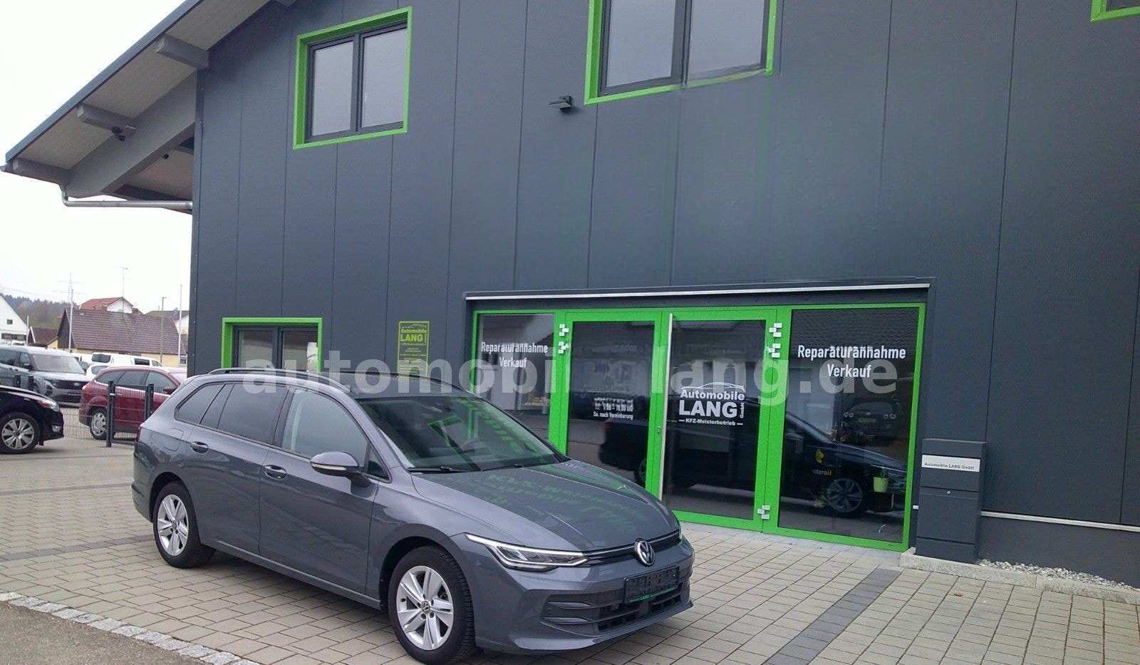 Volkswagen Golf VIII Variant 1.5 TSI Life #SHZ #LRHZ #LED foto 1