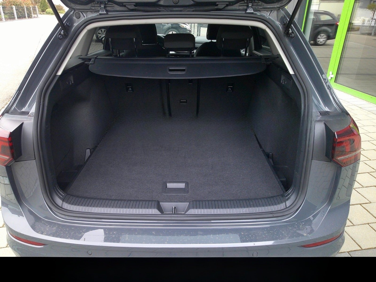 Volkswagen Golf VIII Variant 1.5 TSI Life #SHZ #LRHZ #LED foto 7