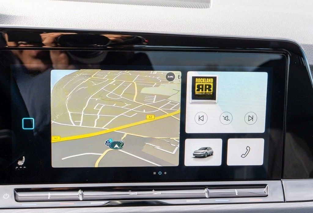 Volkswagen Golf VIII Lim. 1.4 eTSI DSG Style *LED*Kamera* foto 10