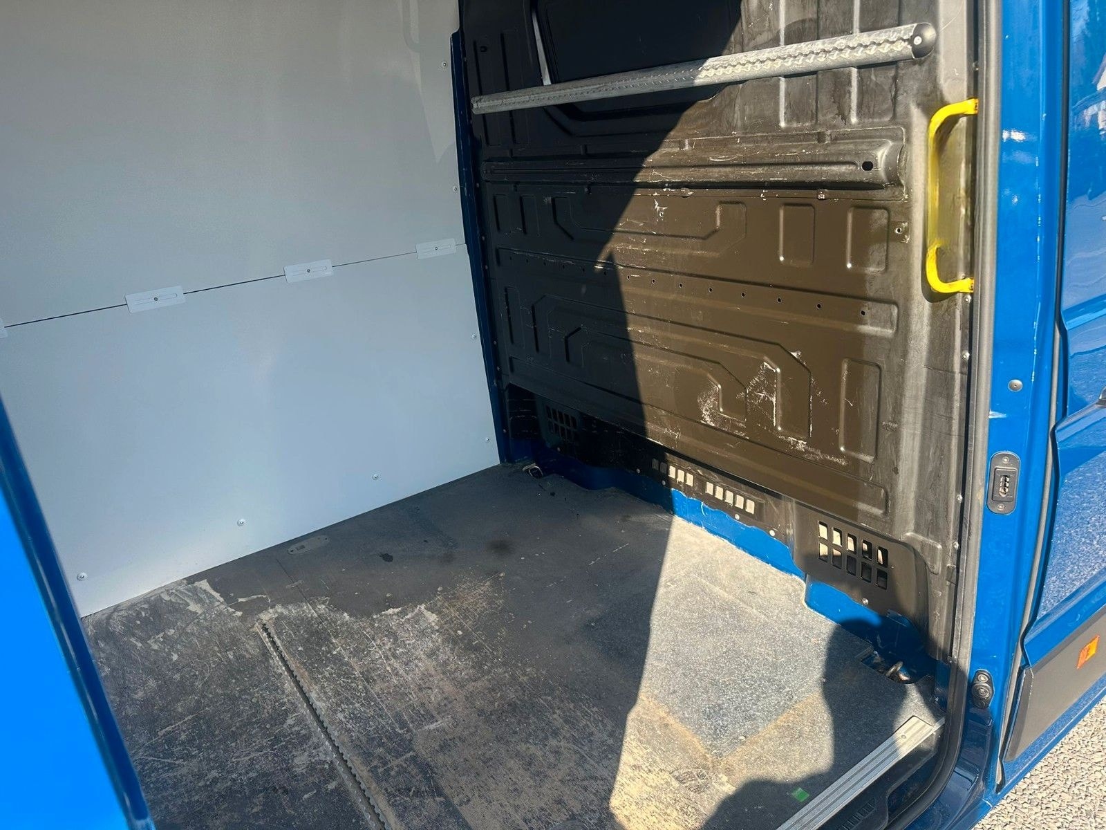 Volkswagen Crafter Kasten 35 mittellang Hochdach AHK KLIMA foto 13