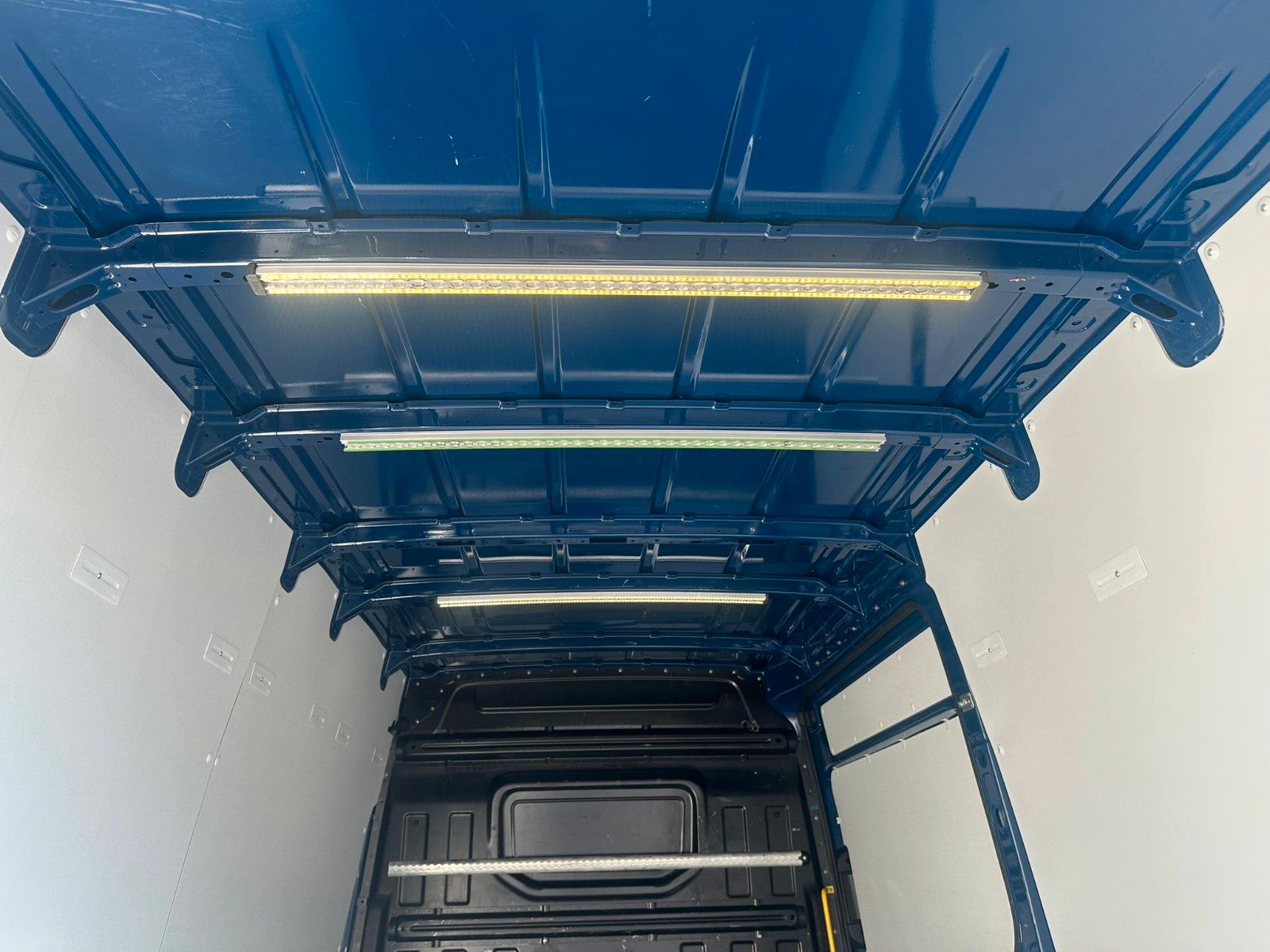 Volkswagen Crafter Kasten 35 mittellang Hochdach AHK KLIMA foto 16