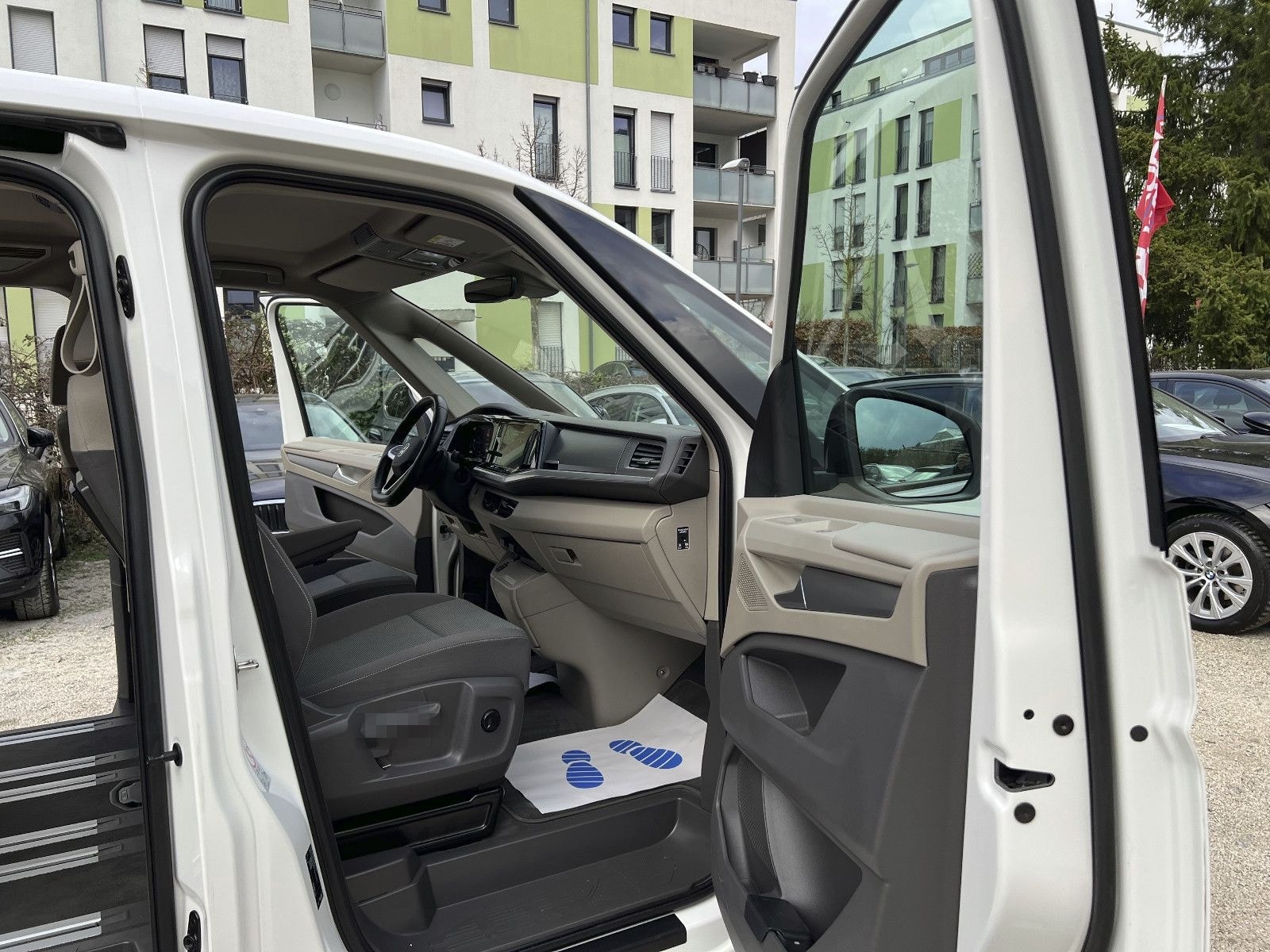 Volkswagen T7 Multivan Lang Life 7-SITZ+ACC+KAMERA+LED+SPUR foto 12