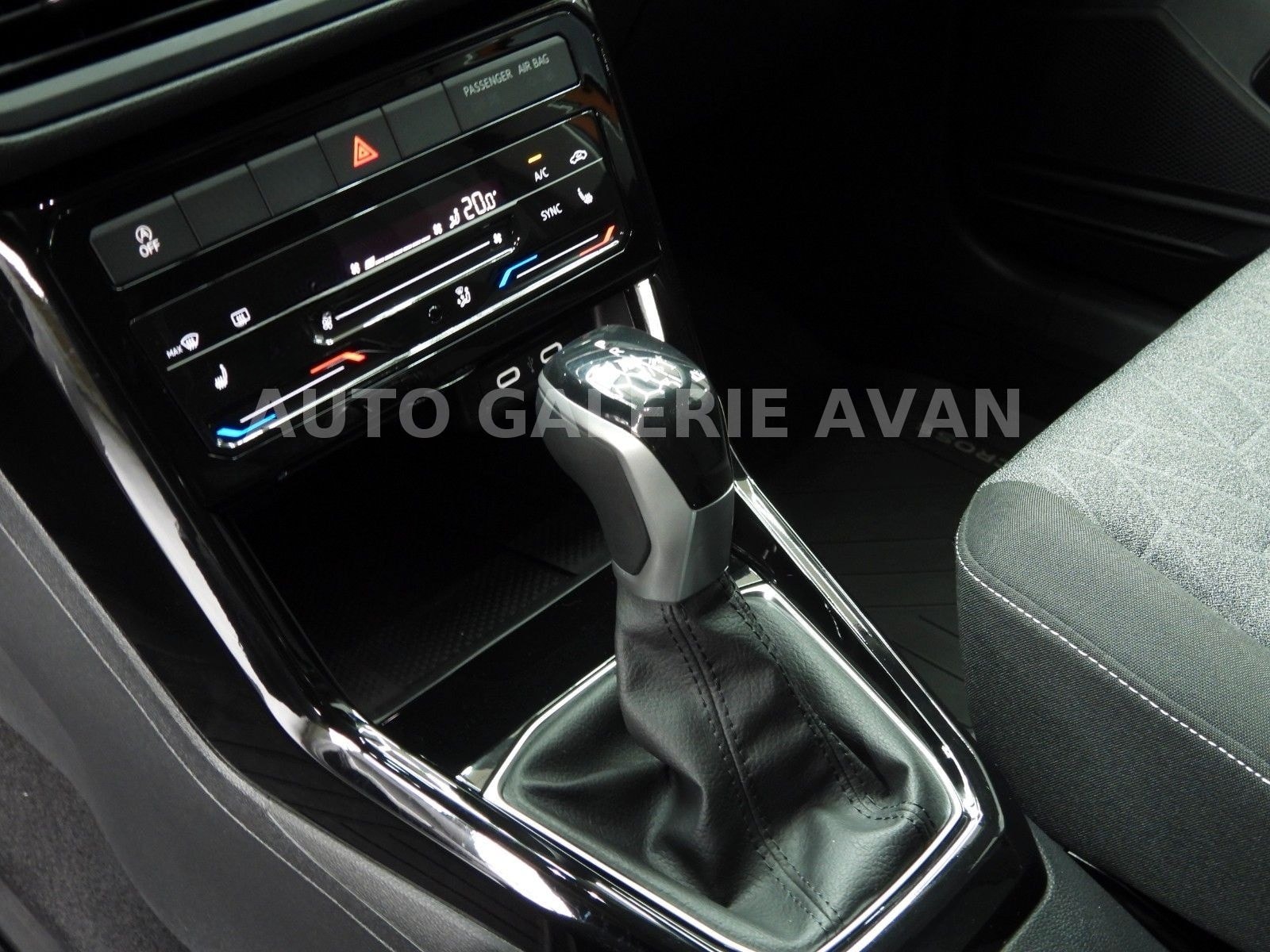 Volkswagen T-CROSS 1.0 TSI MOVE foto 20