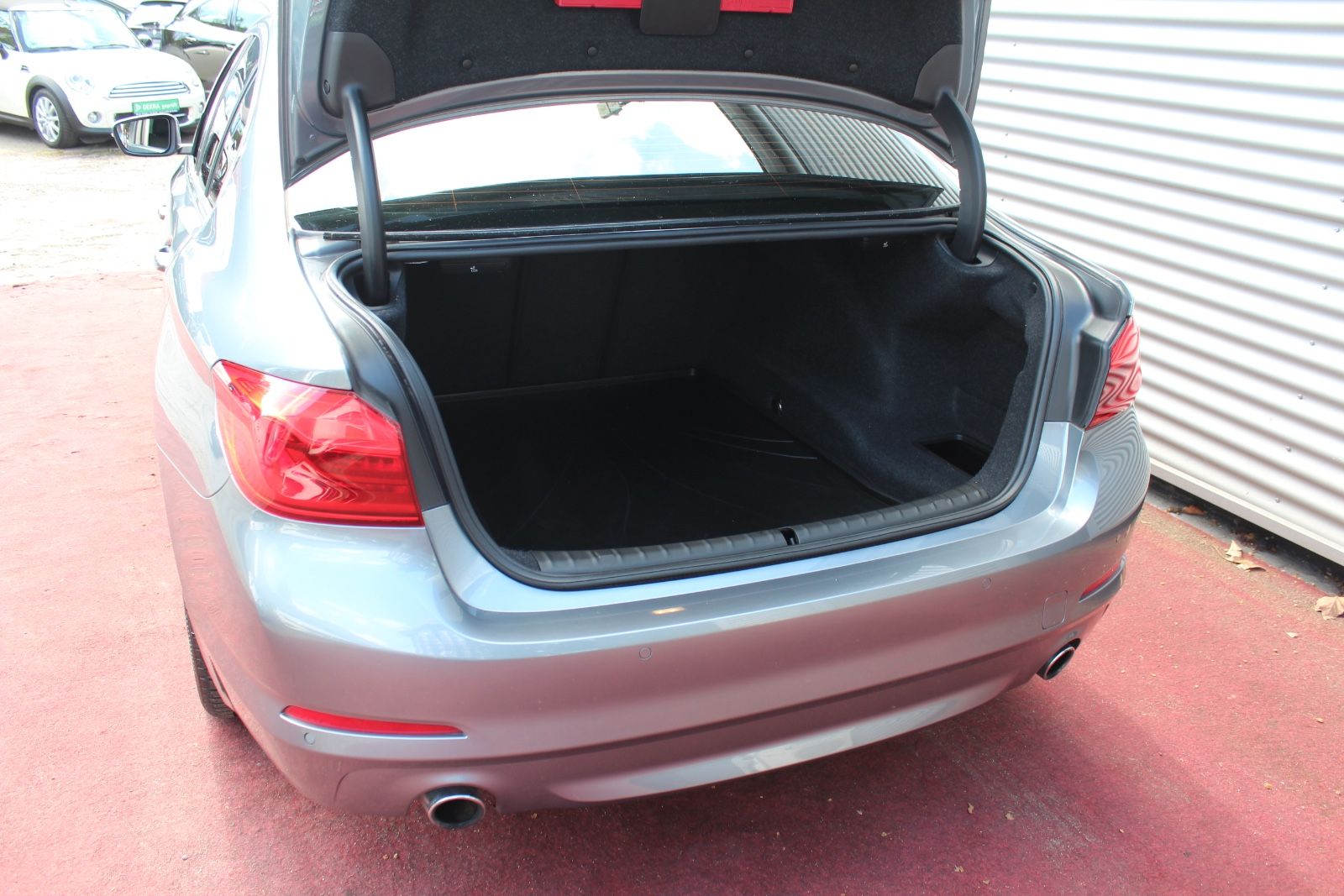 BMW 520 i AUTOMATIK KLIMA NAVI 19.ZOLL ALU PDC KAMER foto 15