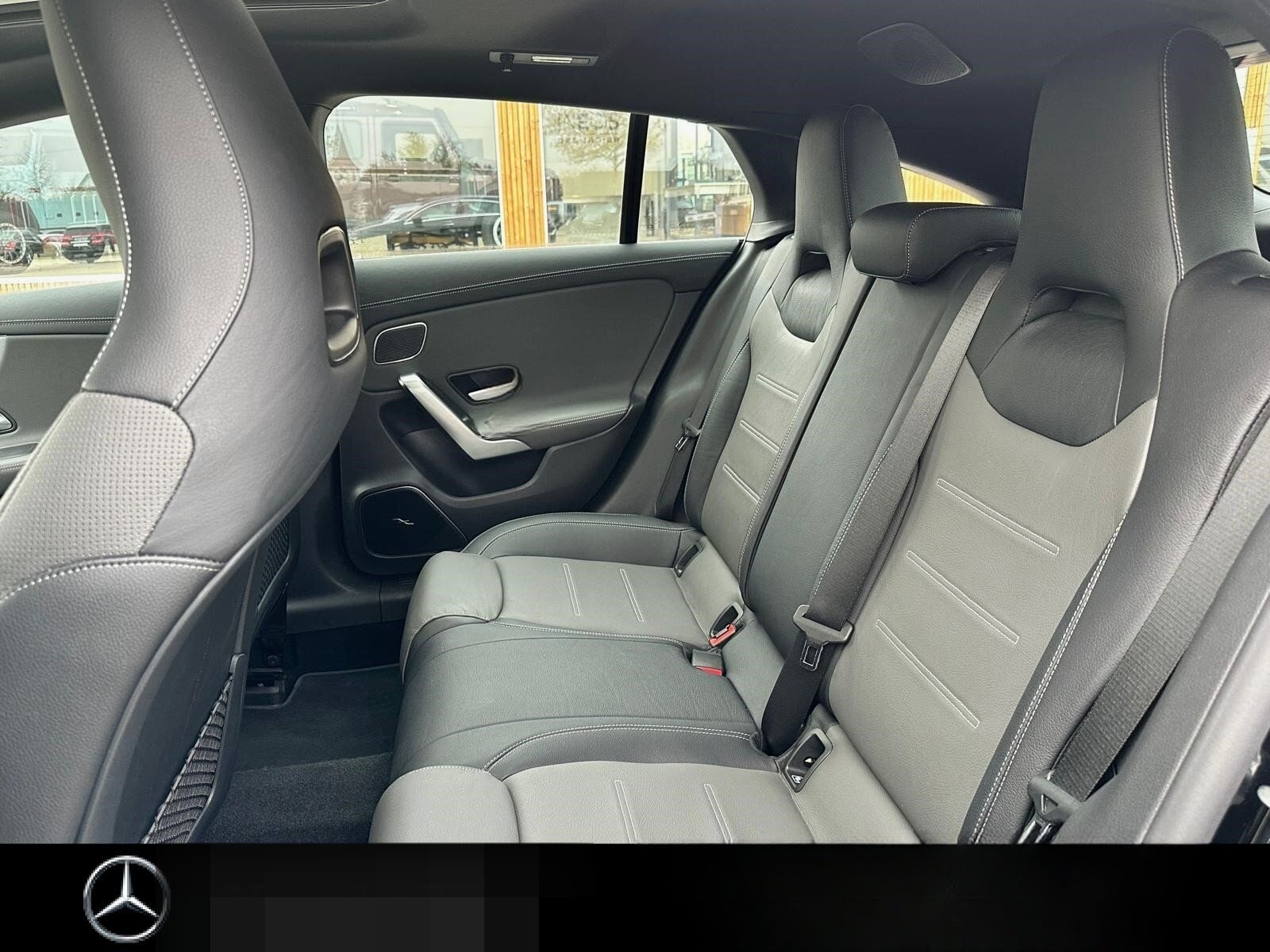 Mercedes-Benz CLA250 4M SB DIST MLED STHZ PAN HUD AHK BUR AMG foto 7