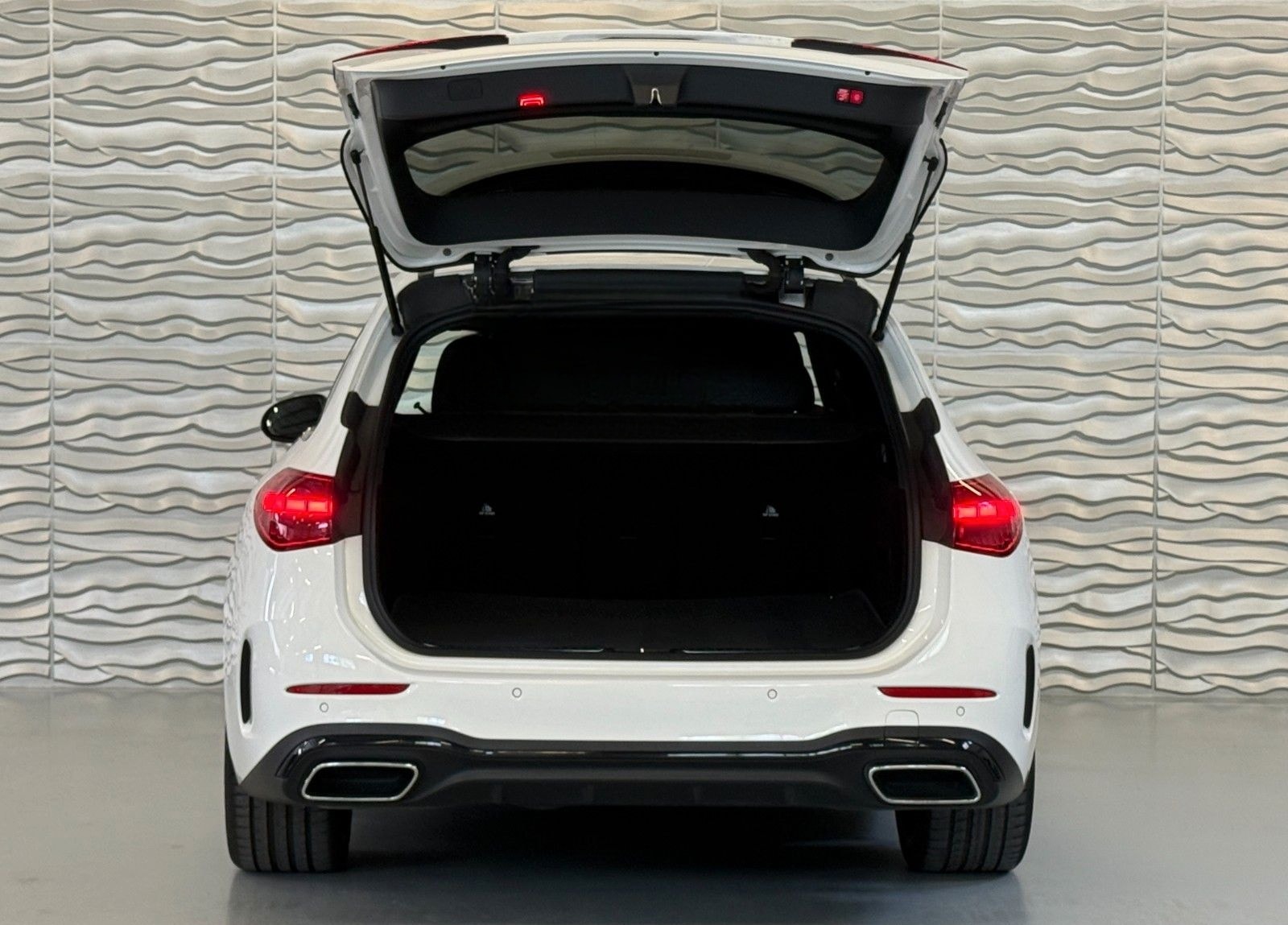 Mercedes-Benz C 220 d T AMG*NIGHT*LEDER*DIGITAL-LIGHT*BURMESTE foto 10