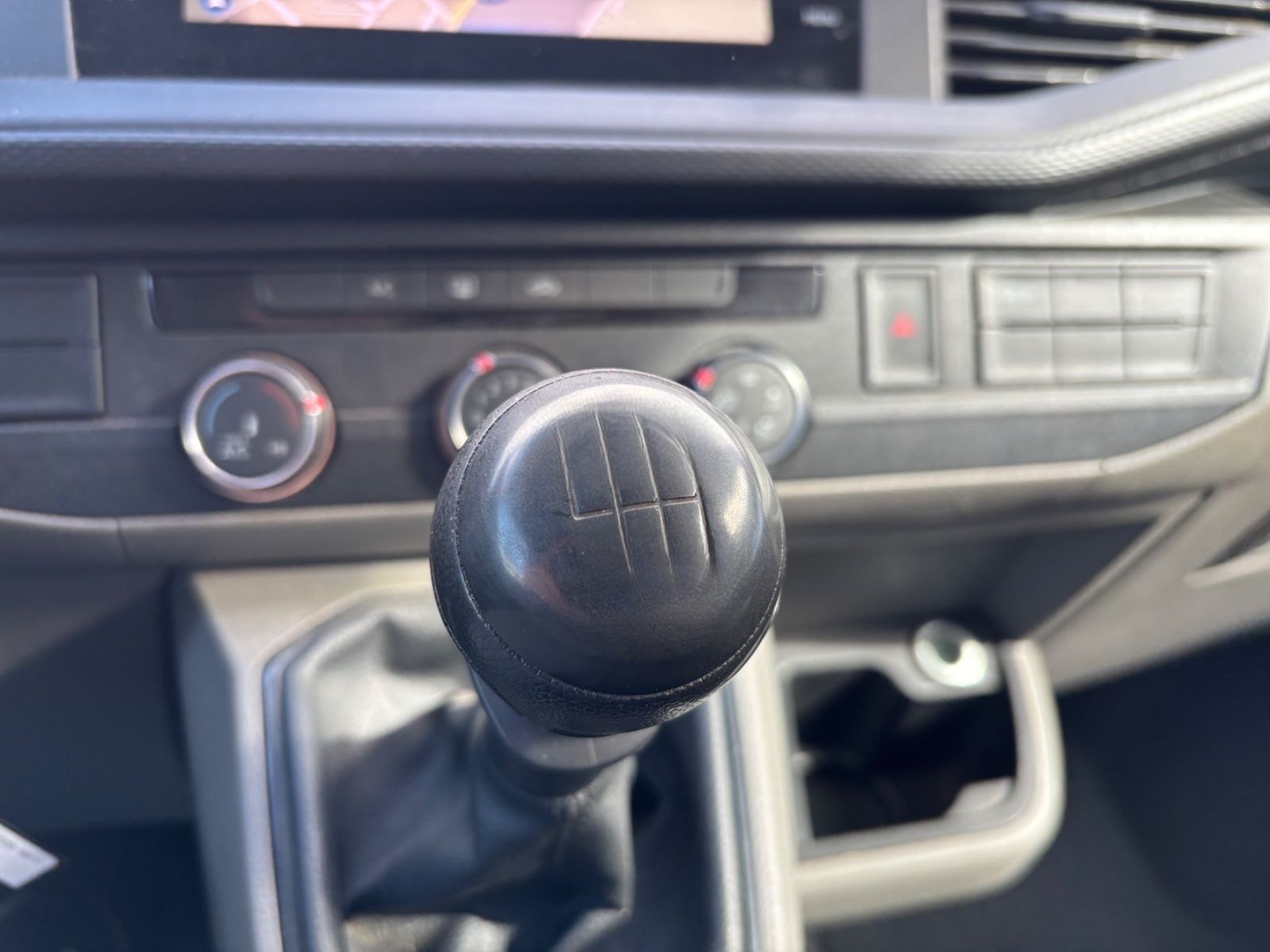 Volkswagen T6 Caravelle 2.0 TDI Lang 8-Sitzer / Navigation foto 17