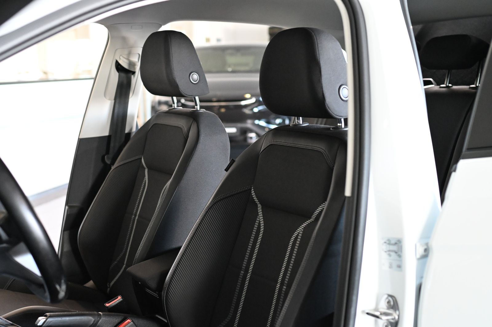 Volkswagen Taigo 1.0 TSI DKG Style Navigation Matrix SHZ  foto 18