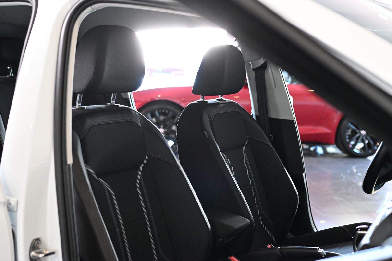 Volkswagen Taigo 1.0 TSI DKG Style Navigation Matrix SHZ  foto 25