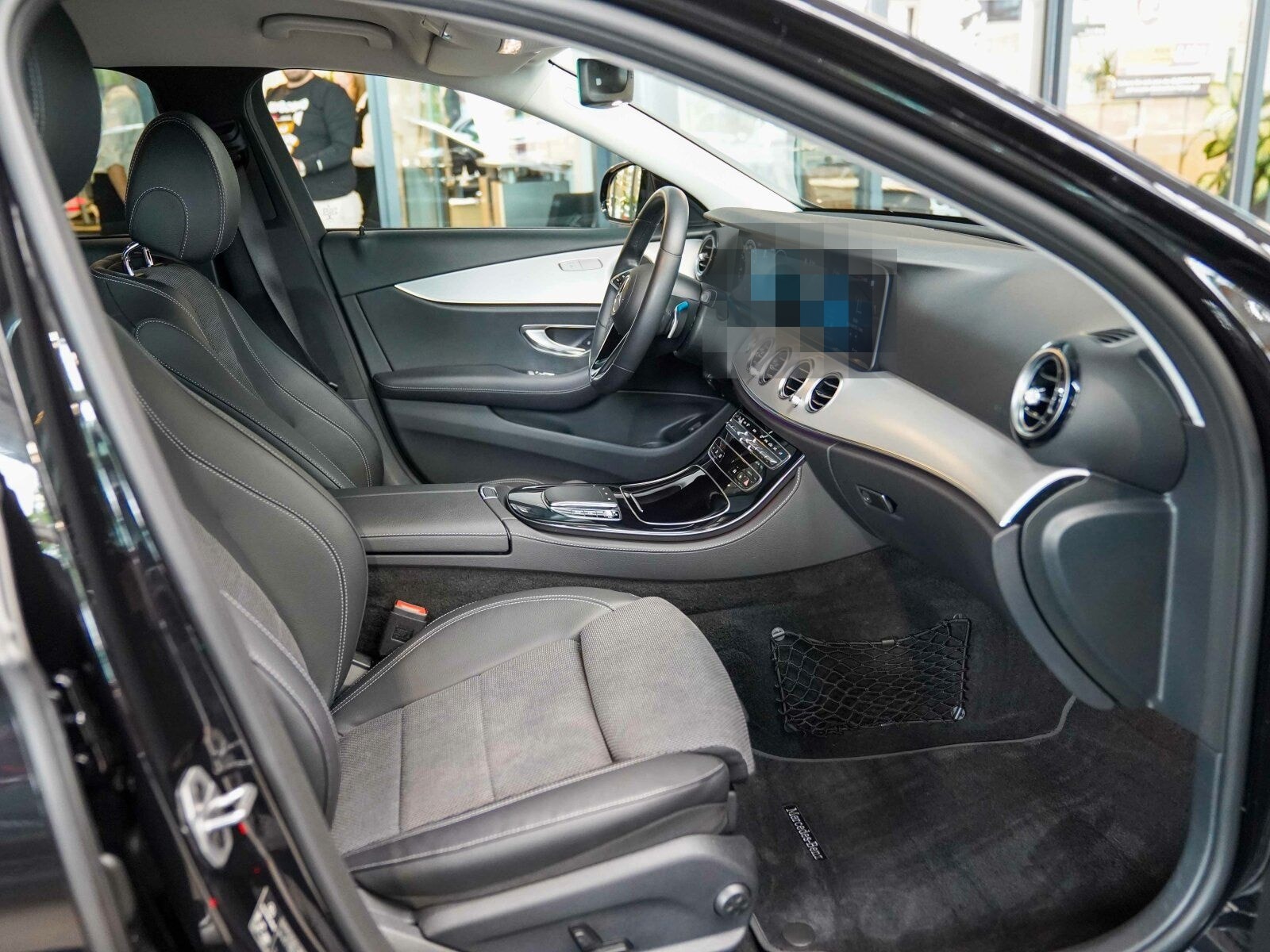 Mercedes-Benz E 220 d T AMG Line Night Totwinkel 360° CarPlay foto 9