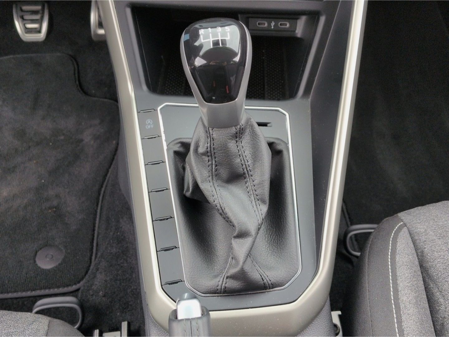 Volkswagen Taigo MOVE TSI*LED SHZ digCockp VKZ-Erk AppConn foto 11