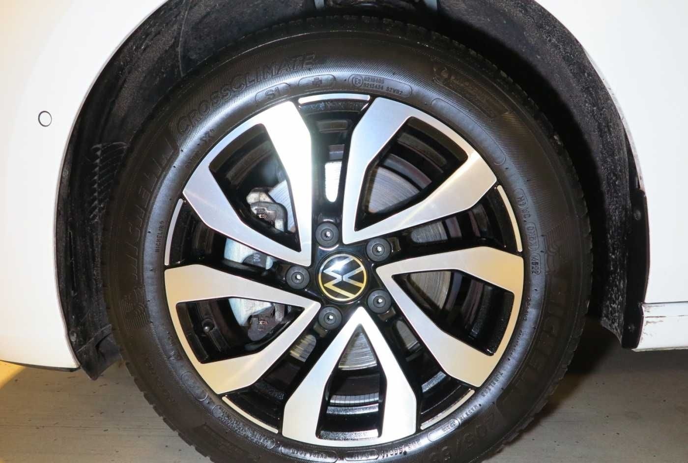 Volkswagen Golf VIII 1.5 TSI OPF Life Navi Stdhzg ACC DAB foto 22