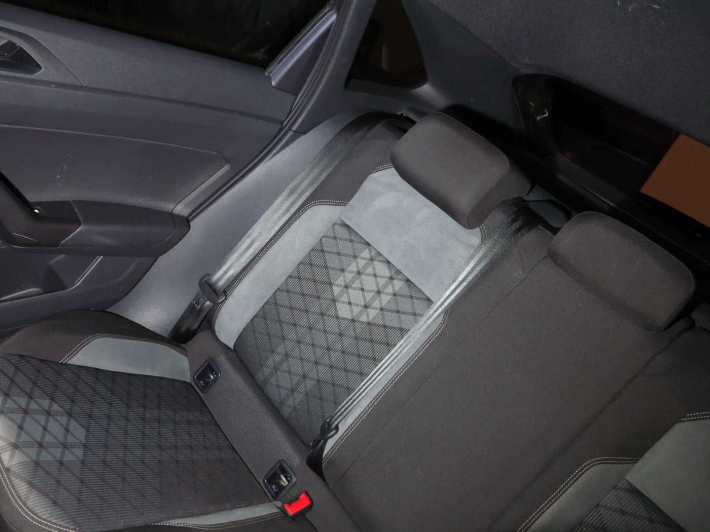 Volkswagen Taigo 1.0 TSI OPF DSG7 R-Line Navi DAB ACC LM18 foto 18