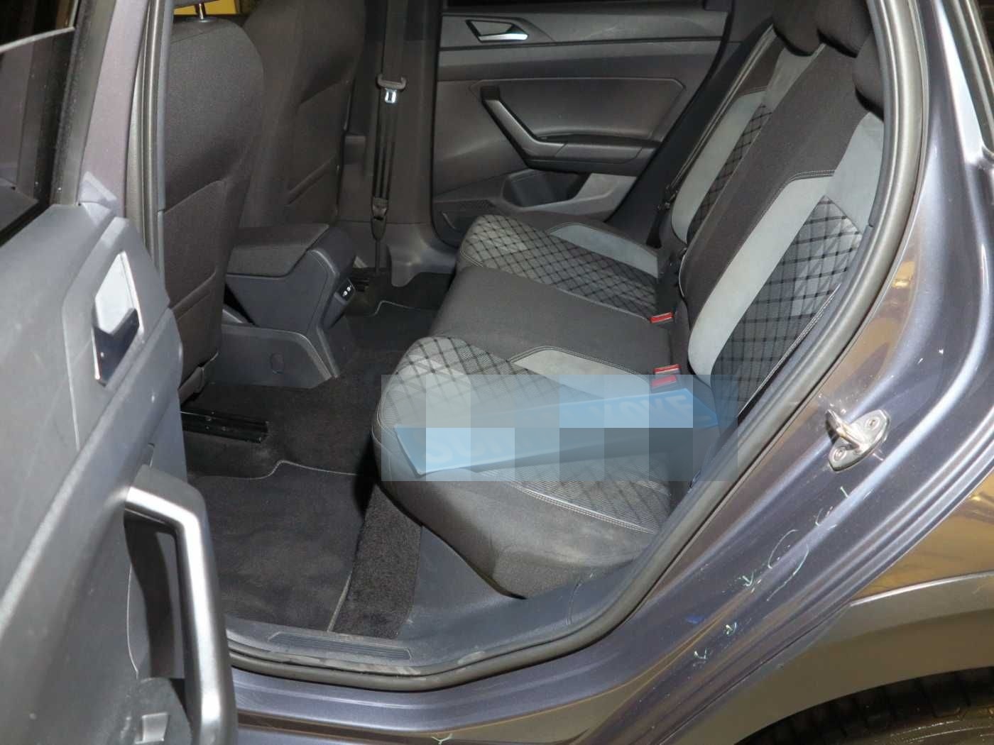 Volkswagen Taigo 1.0 TSI OPF DSG7 R-Line Navi DAB ACC LM18 foto 5