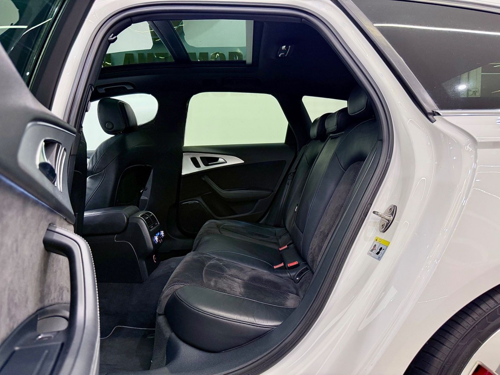 Audi A6 Avant 3.0 TDI quattro 3x S-Line Matrix/Pano foto 18