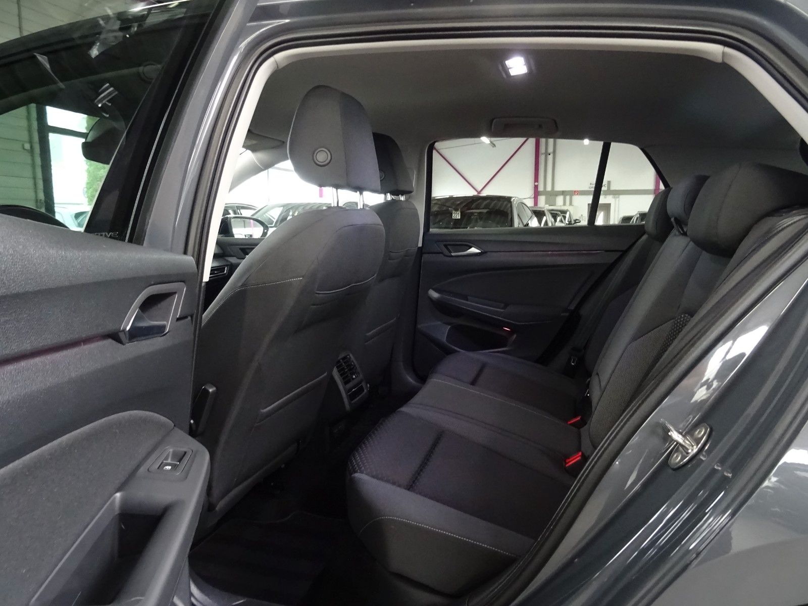 Volkswagen Golf 8 2.0TDI ACTIVE*ACC*AHK*LED*A.GARANTI:07/27 foto 11