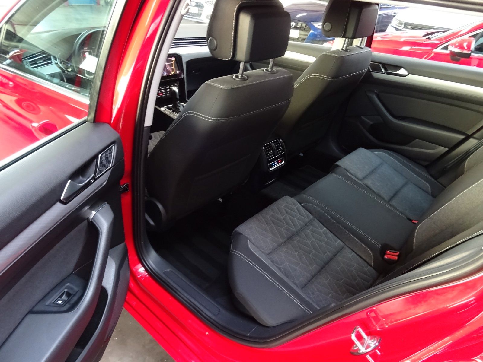 Volkswagen PASSAT 2.0 TDI CL.*DIGITAL*AHK*ACC*CAM*MASSAGE* foto 13