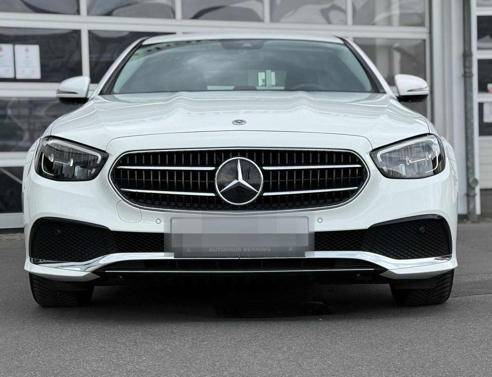 Mercedes-Benz E200 LIMOUSINE TOTWINKEL WIDESCREEN AVANTGARDE foto 2