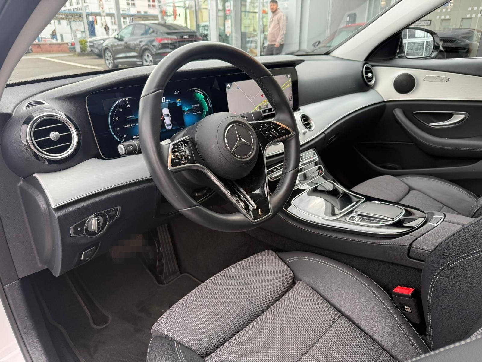 Mercedes-Benz E200 LIMOUSINE TOTWINKEL WIDESCREEN AVANTGARDE foto 14