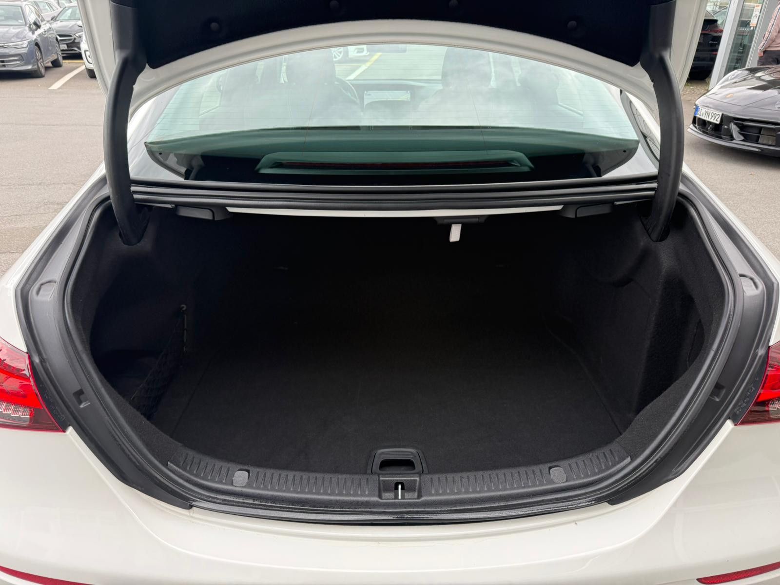 Mercedes-Benz E200 LIMOUSINE TOTWINKEL WIDESCREEN AVANTGARDE foto 15