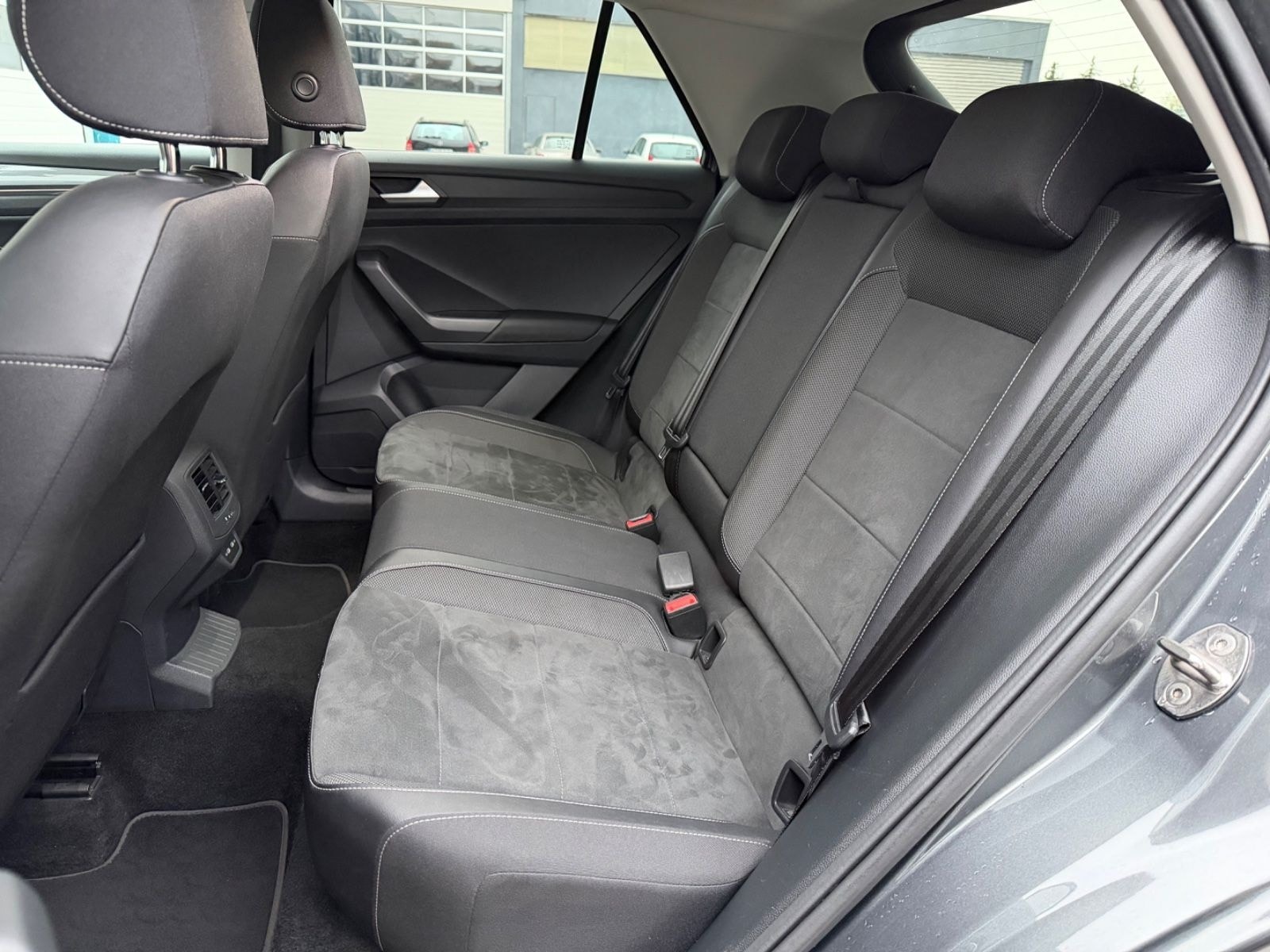 Volkswagen T-Roc Style *AHK*SHZ*LED*SCHECKHEFT*NAVI*DIGITAL foto 11