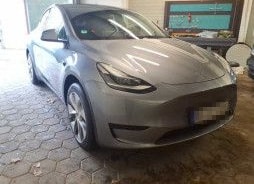 Tesla Model Y Basis RWD foto 5