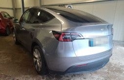 Tesla Model Y Basis RWD foto 7