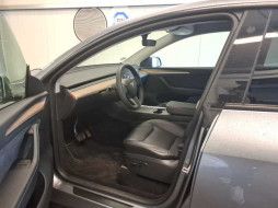 Tesla Model Y Basis RWD foto 8