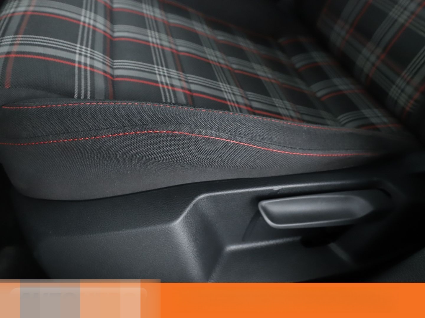 Volkswagen Golf VII 2.0 TSI GTI Performance BM Aut.*NAVI* foto 25