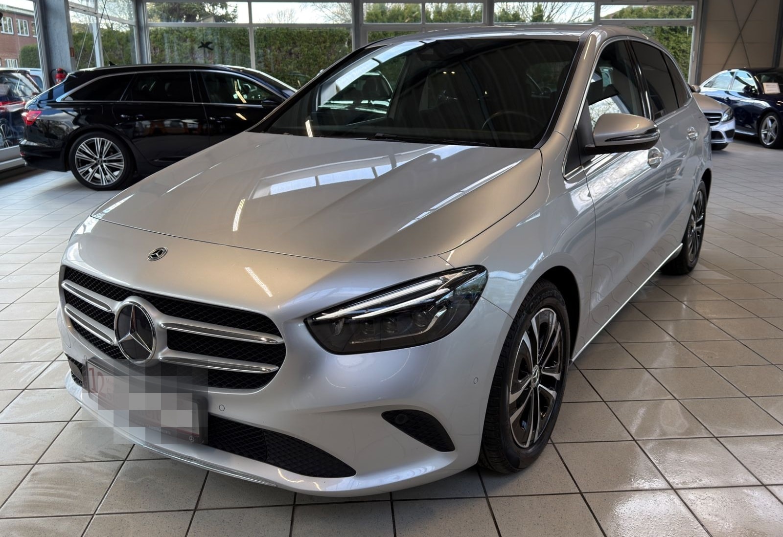 Mercedes-Benz B 200 d MBUX/Multibeam LED/CarPlay/AHK/HeadUp foto 1
