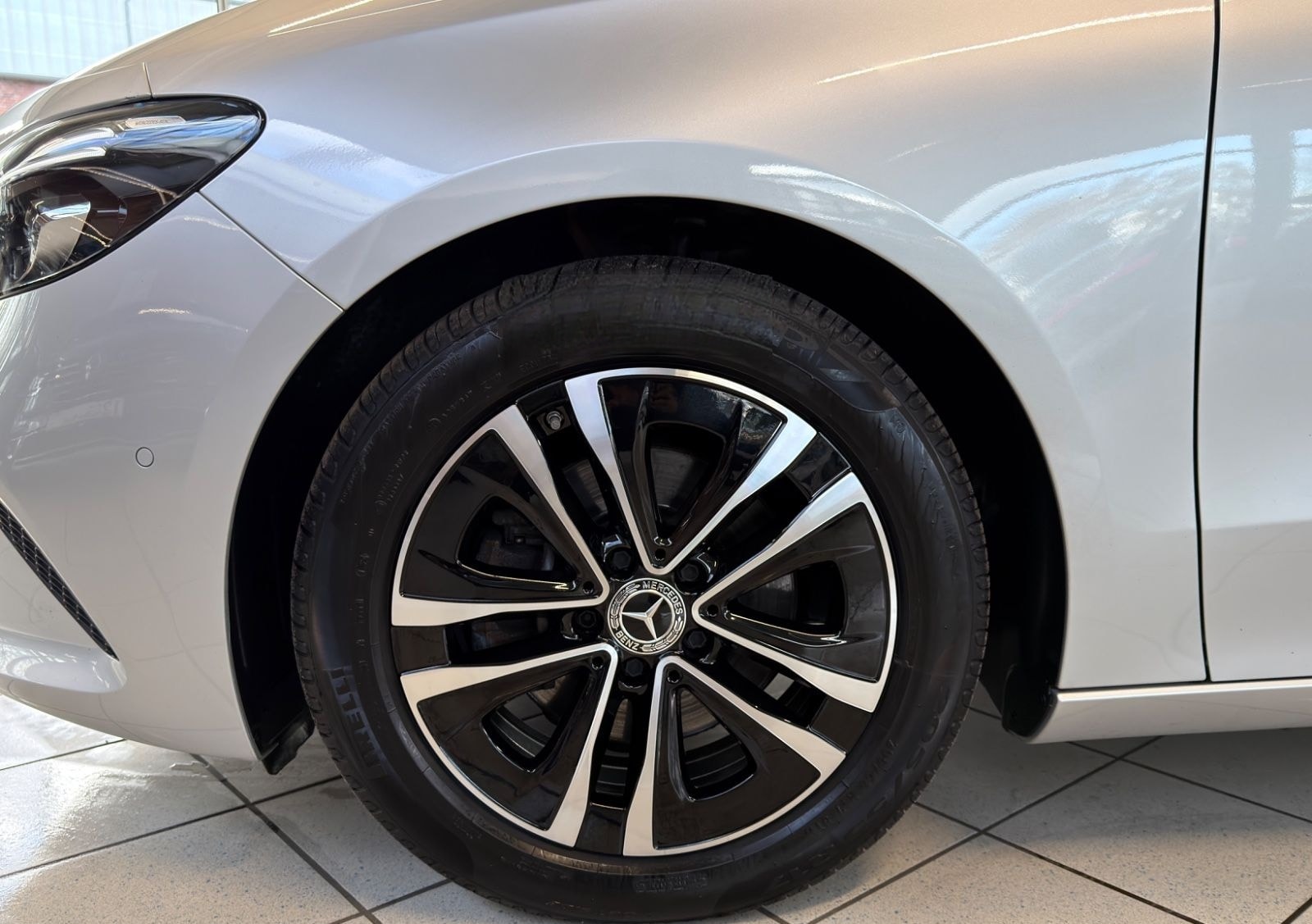 Mercedes-Benz B 200 d MBUX/Multibeam LED/CarPlay/AHK/HeadUp foto 3