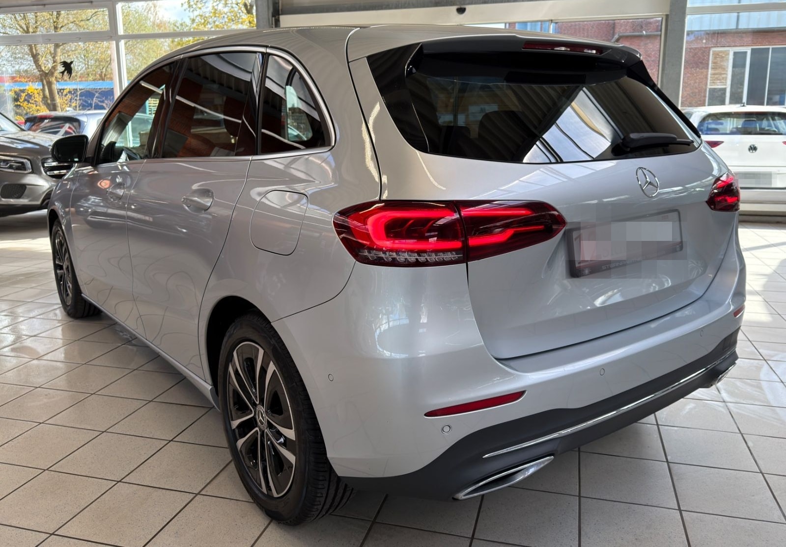 Mercedes-Benz B 200 d MBUX/Multibeam LED/CarPlay/AHK/HeadUp foto 4