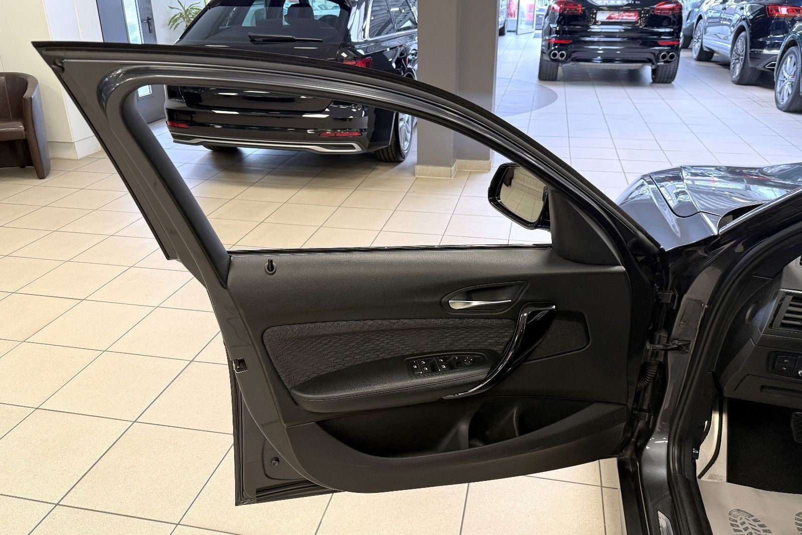 BMW 125i Limo *M Sport*Shadow*LED*HiFi*Einparkh foto 24