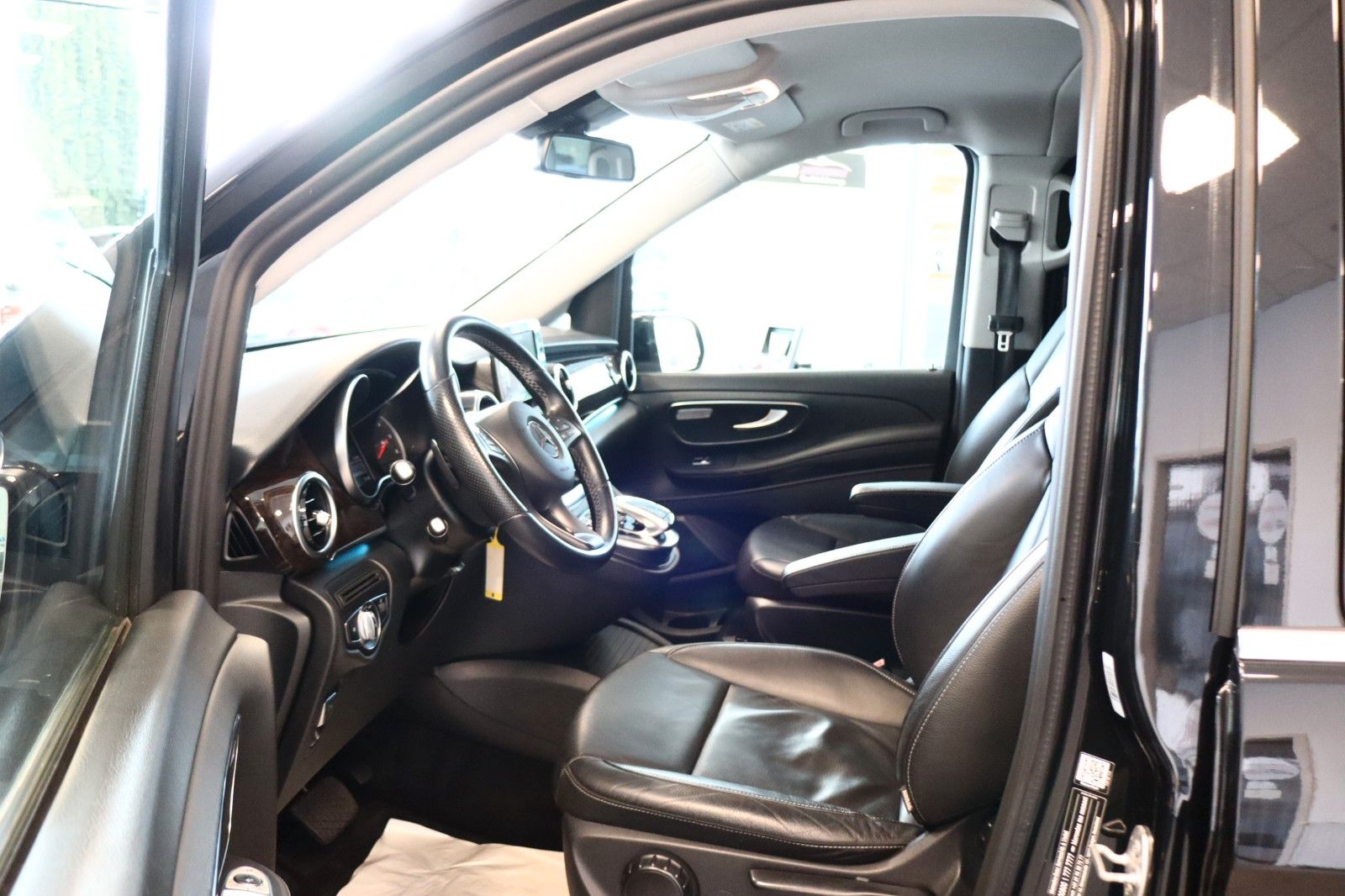 Mercedes-Benz V 250 d AVANTGARDE extra lang 8-SITZR./VOLLEDER foto 5