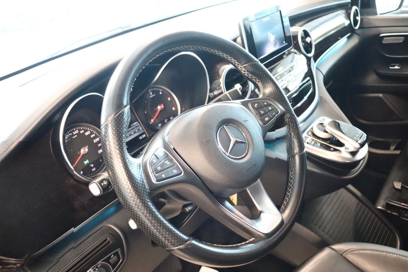 Mercedes-Benz V 250 d AVANTGARDE extra lang 8-SITZR./VOLLEDER foto 6