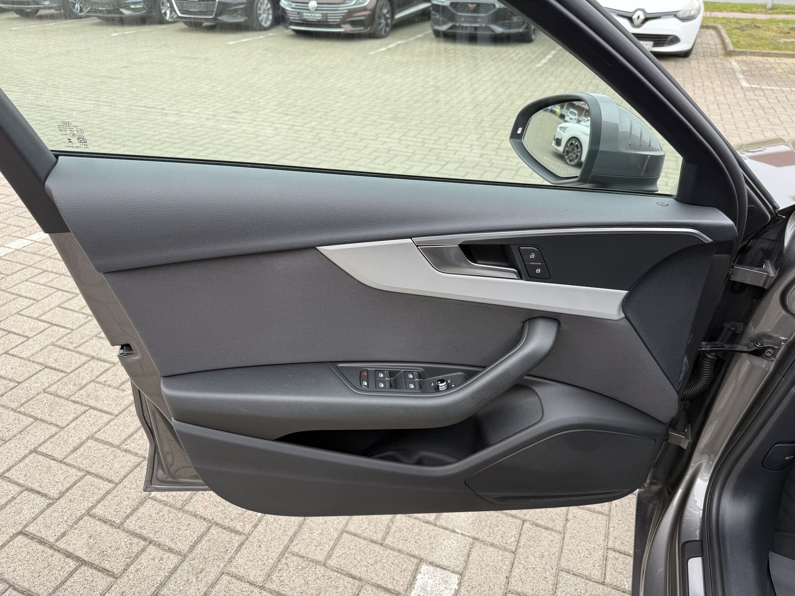 Audi A4 Avant 35 TDI S-Tronic,R-Kam,Shz,Navi,8-Fach foto 12