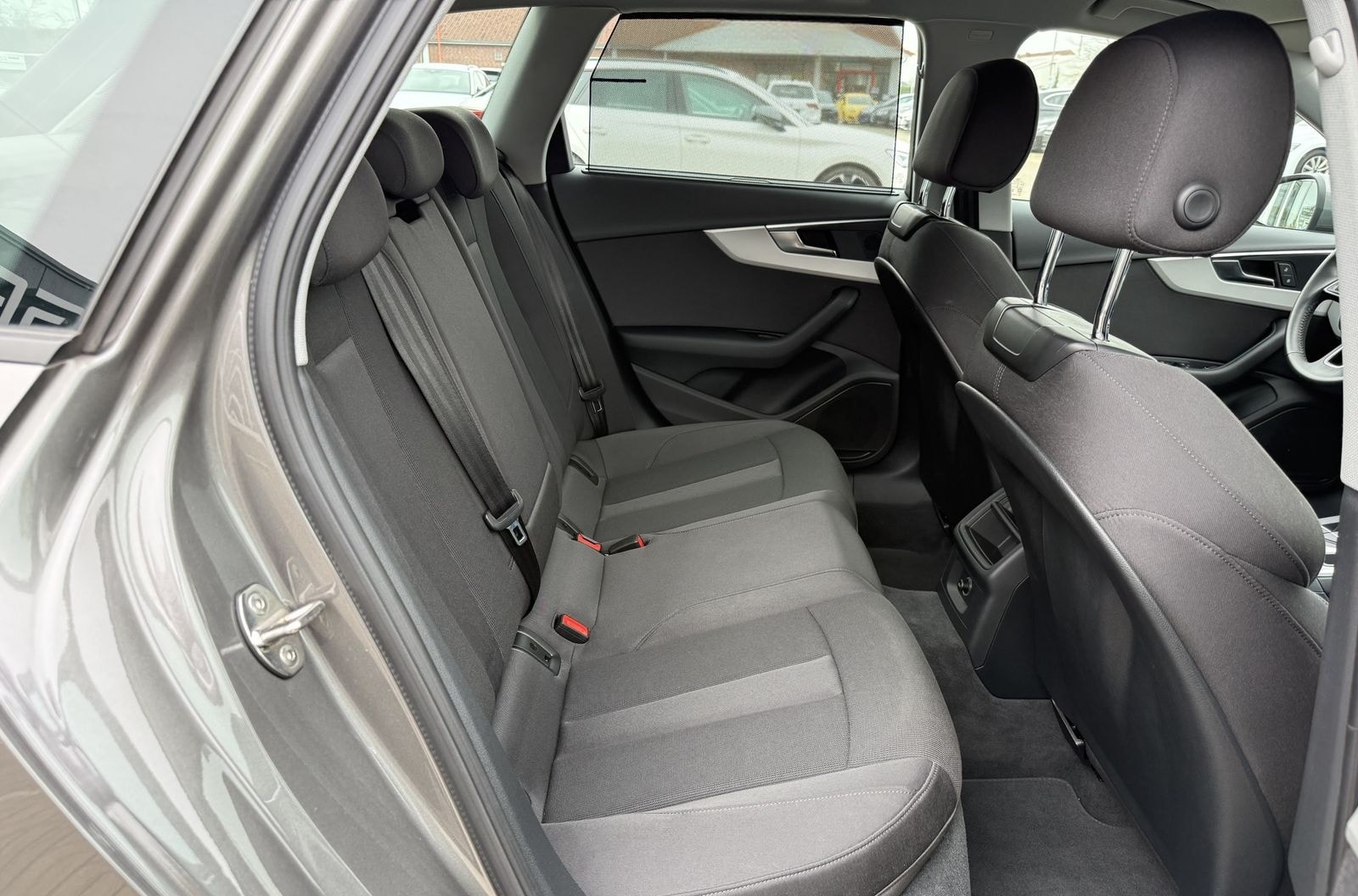 Audi A4 Avant 35 TDI S-Tronic,R-Kam,Shz,Navi,8-Fach foto 21