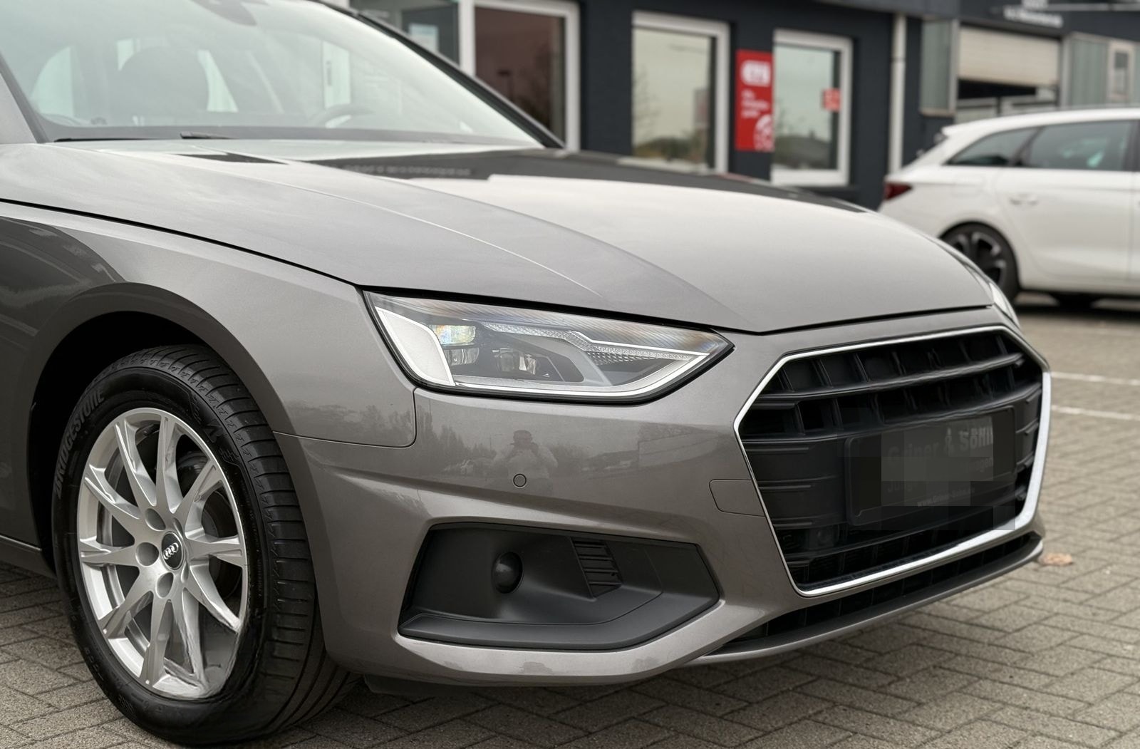 Audi A4 Avant 35 TDI S-Tronic,R-Kam,Shz,Navi,8-Fach foto 4