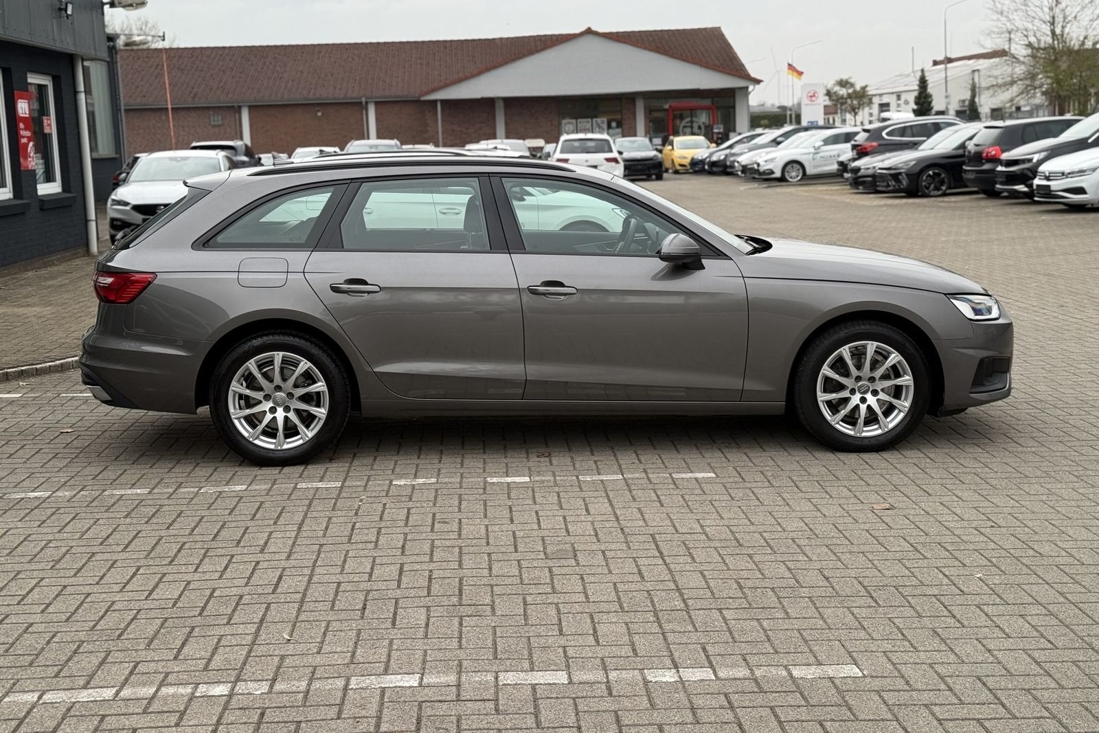 Audi A4 Avant 35 TDI S-Tronic,R-Kam,Shz,Navi,8-Fach foto 5