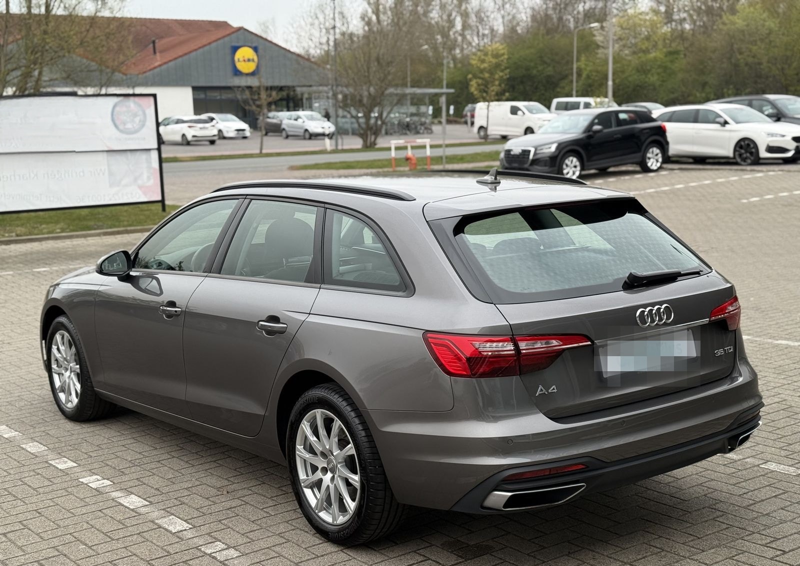 Audi A4 Avant 35 TDI S-Tronic,R-Kam,Shz,Navi,8-Fach foto 8