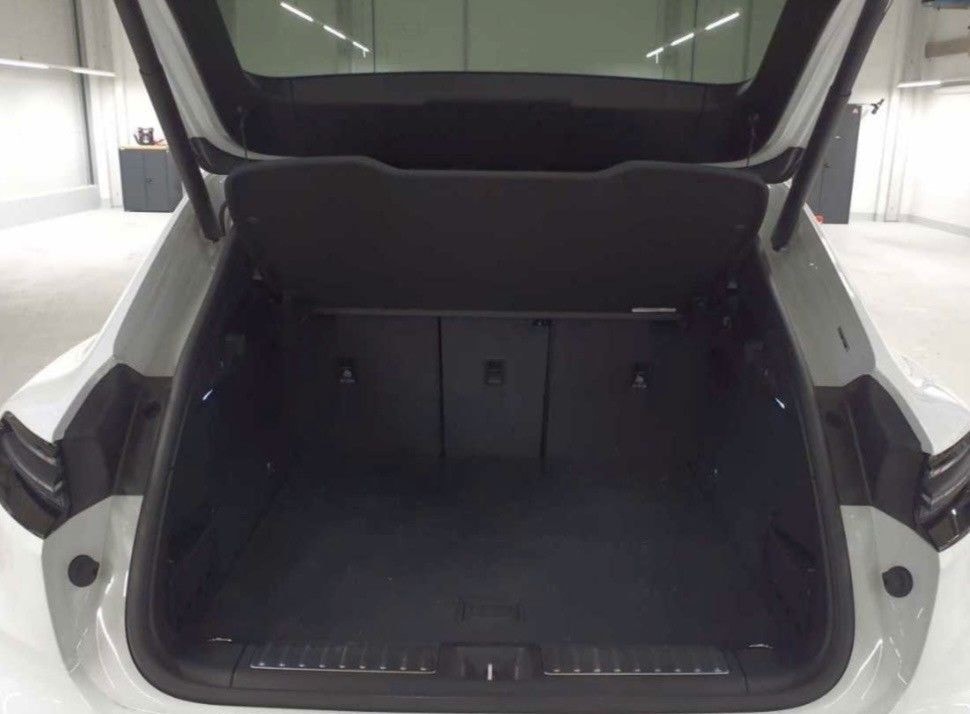 Porsche Macan Electric Basis*PASM*Panorama*Dachreling* foto 12