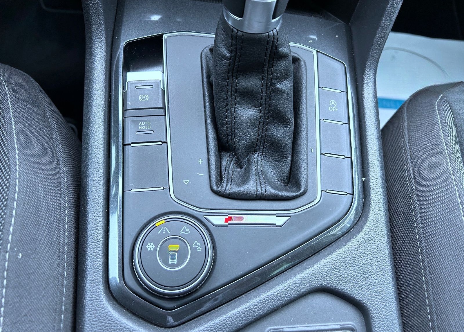 Volkswagen Tiguan 2.0 TSI 4MOTION Aut. Navi LED Alu Tüv NEU foto 15