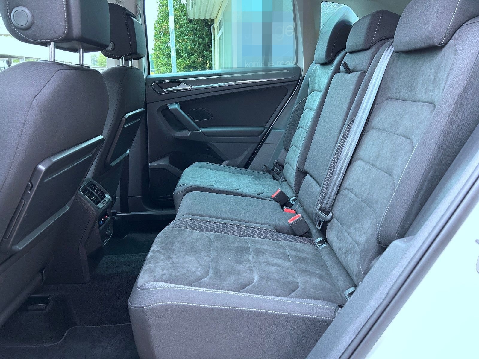 Volkswagen Tiguan 2.0 TSI 4MOTION Aut. Navi LED Alu Tüv NEU foto 18