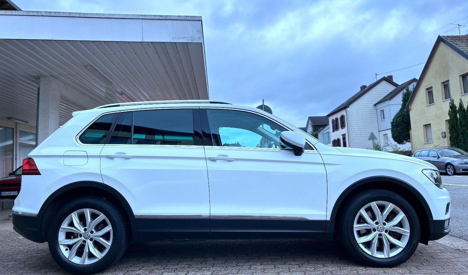 Volkswagen Tiguan 2.0 TSI 4MOTION Aut. Navi LED Alu Tüv NEU foto 6