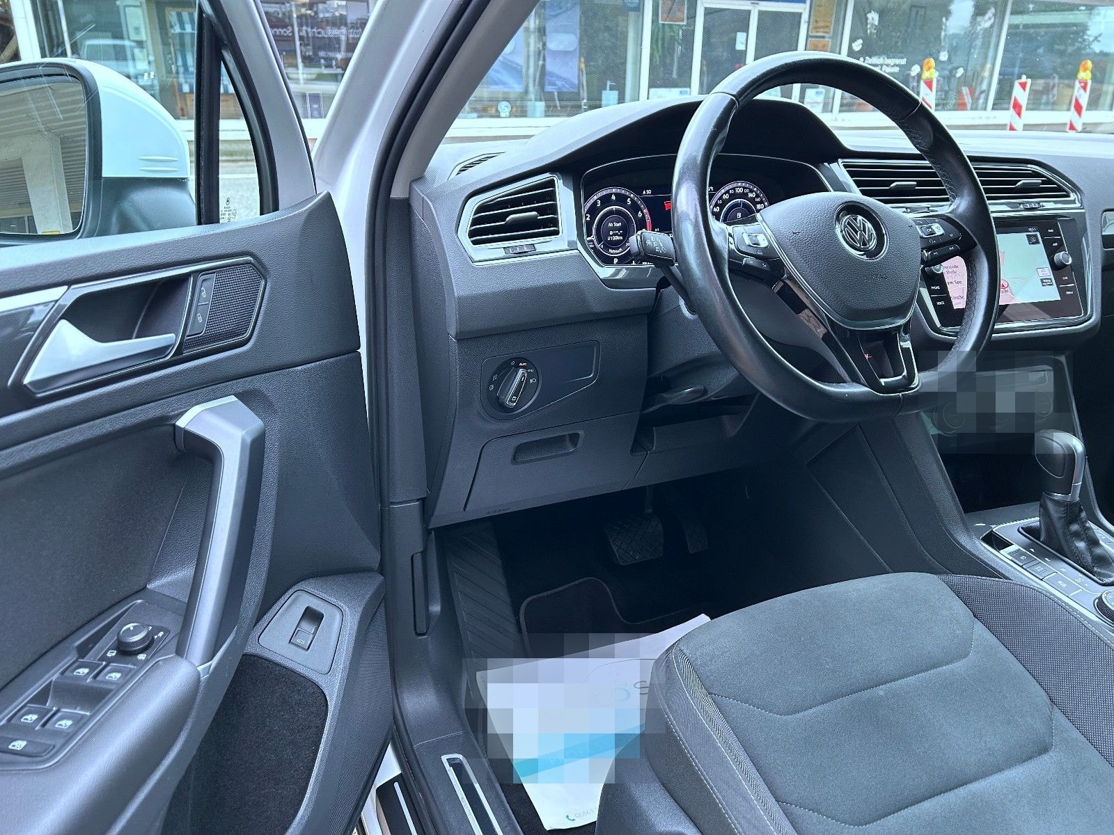 Volkswagen Tiguan 2.0 TSI 4MOTION Aut. Navi LED Alu Tüv NEU foto 10